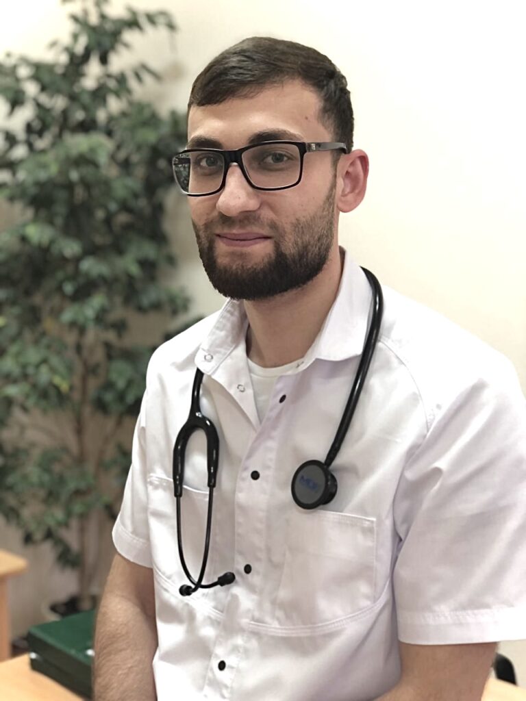 Гумов Ахмед Анзорович - врач клиники Гиппократ